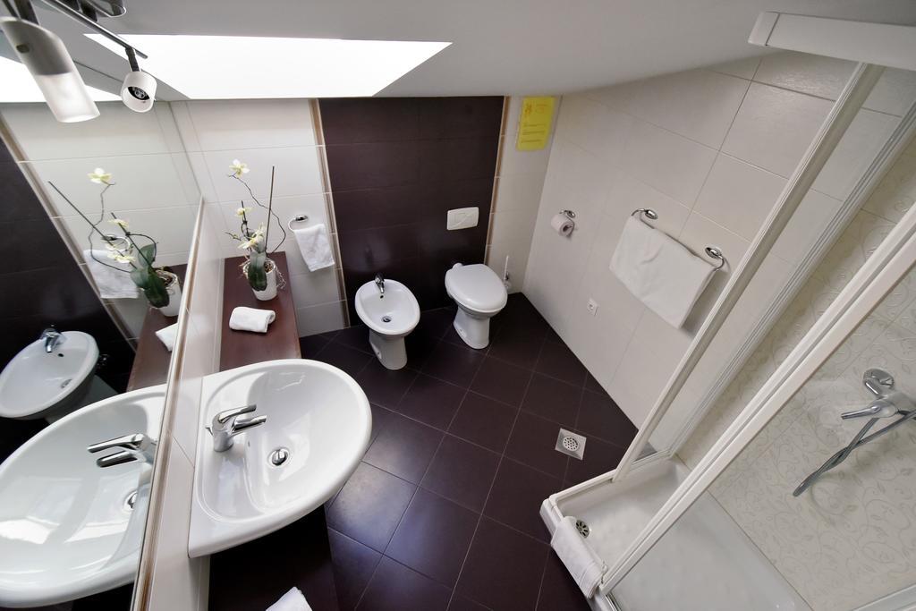 Apartment And Rooms Hisa Sonca Kobarid Quarto foto
